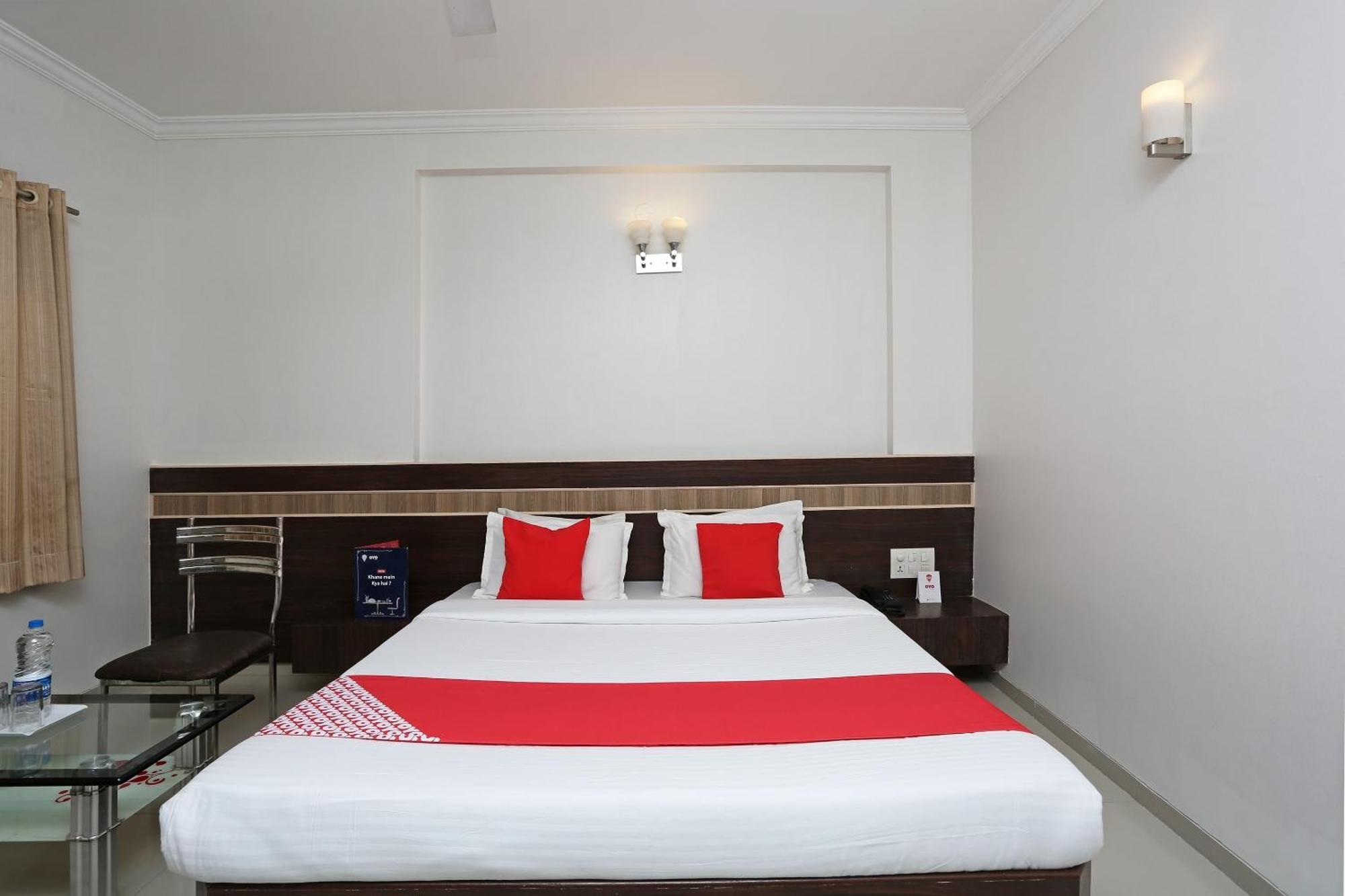 SPOT ON 10418 Hotel Sai Pancham Shirdi Bagian luar foto