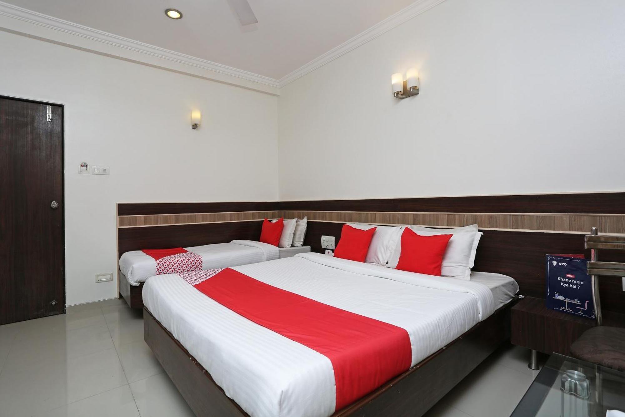SPOT ON 10418 Hotel Sai Pancham Shirdi Bagian luar foto